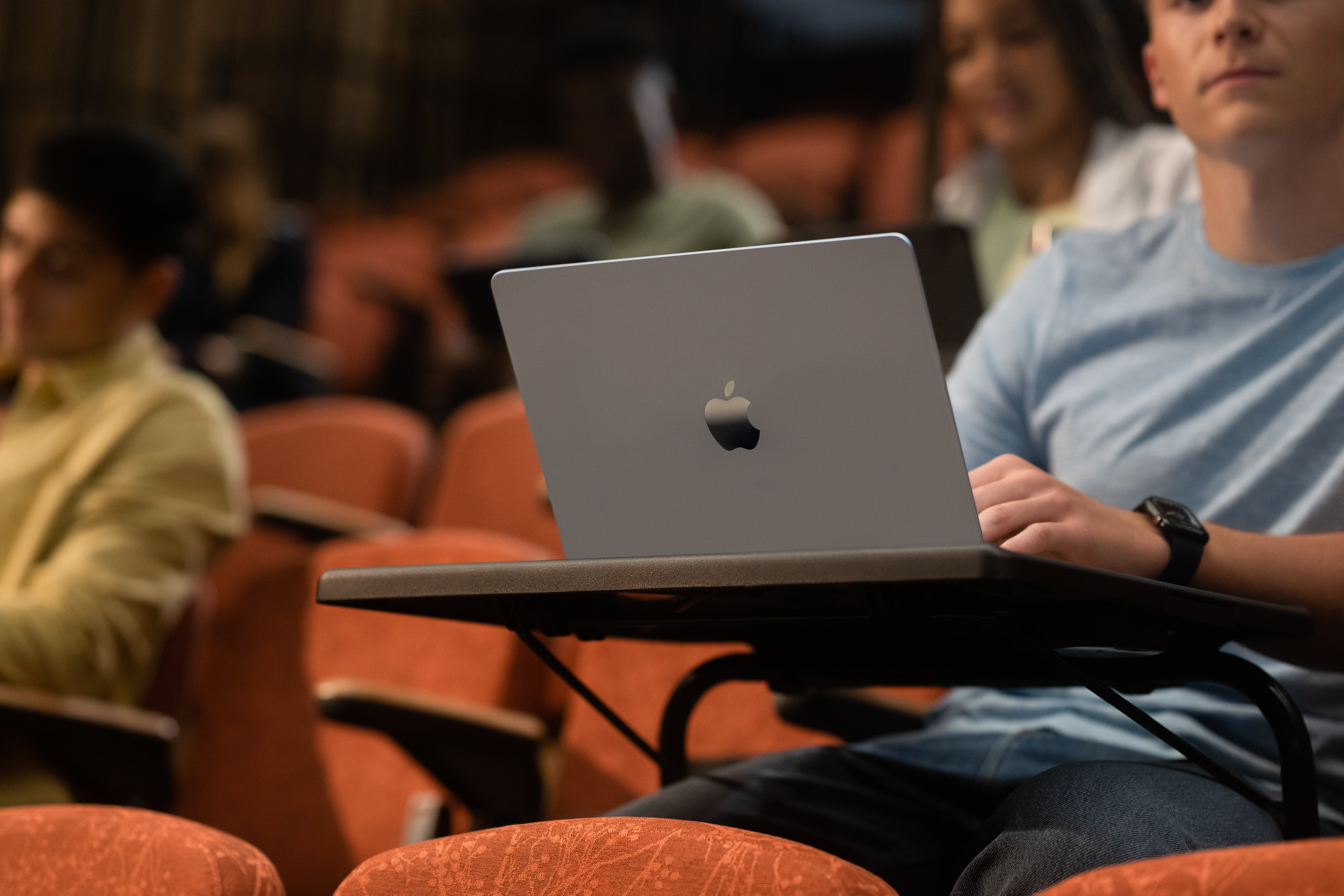 Student mit macBook